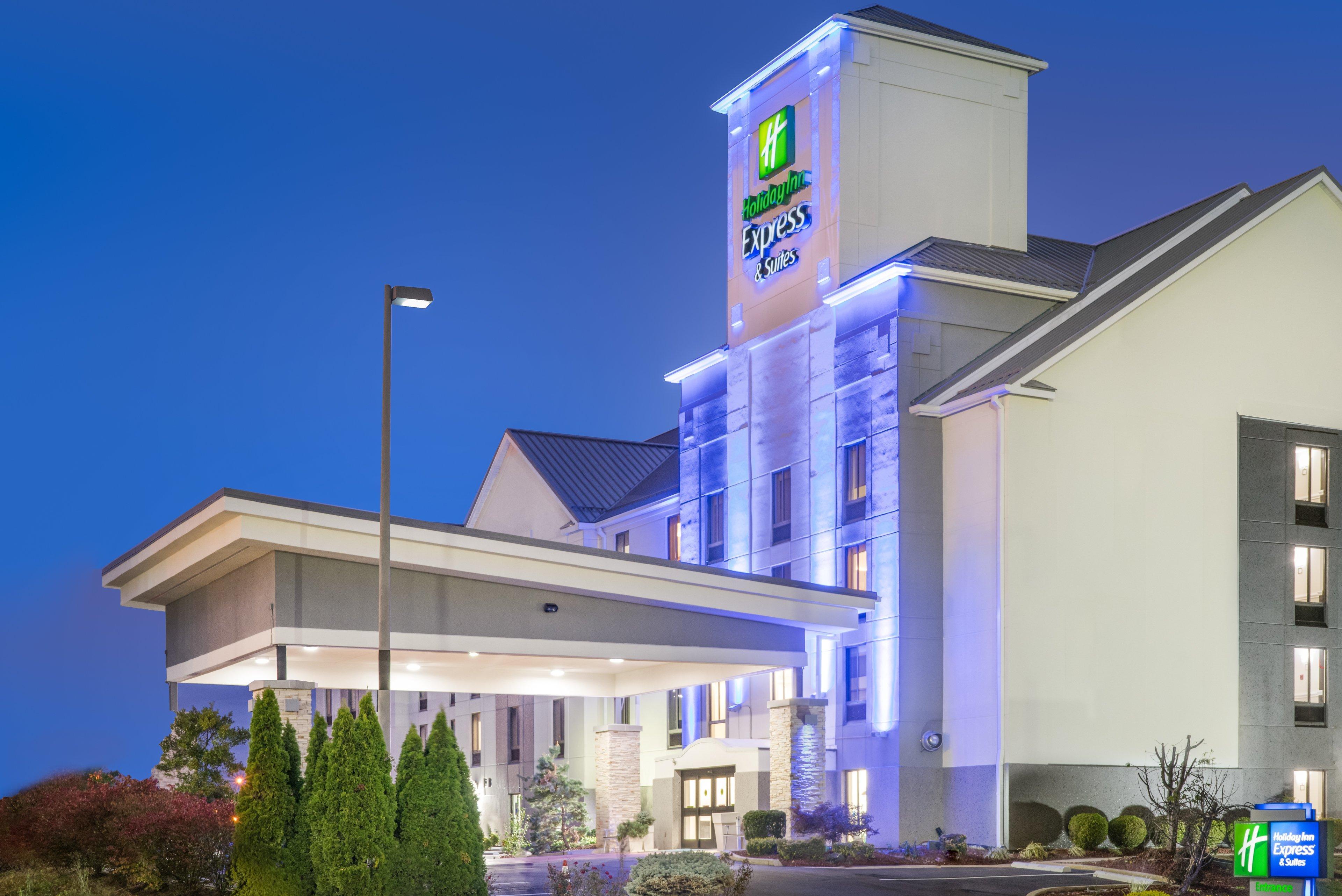 Express & East By Ihg Hotel