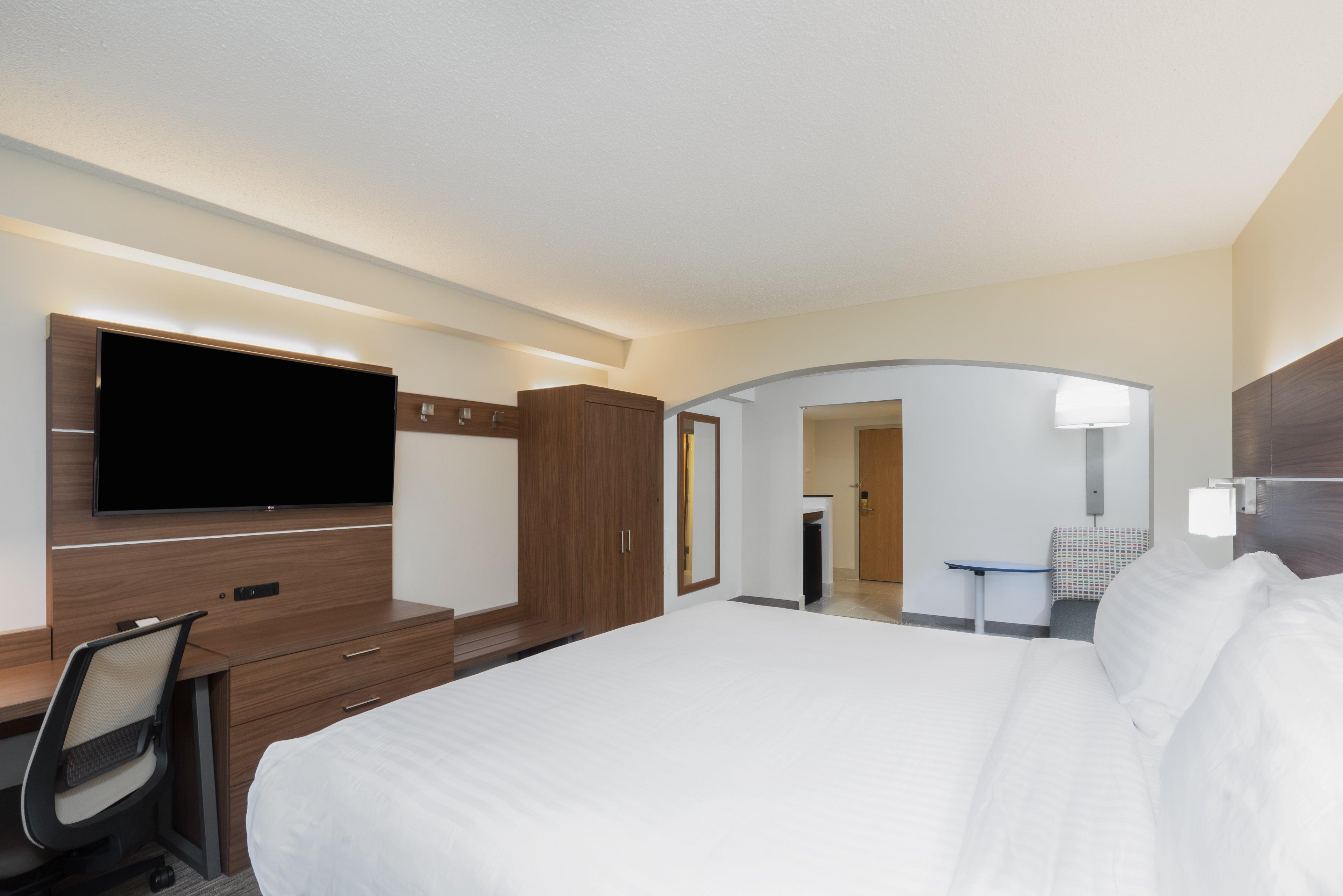 Express & East By Ihg Hotel Louisville