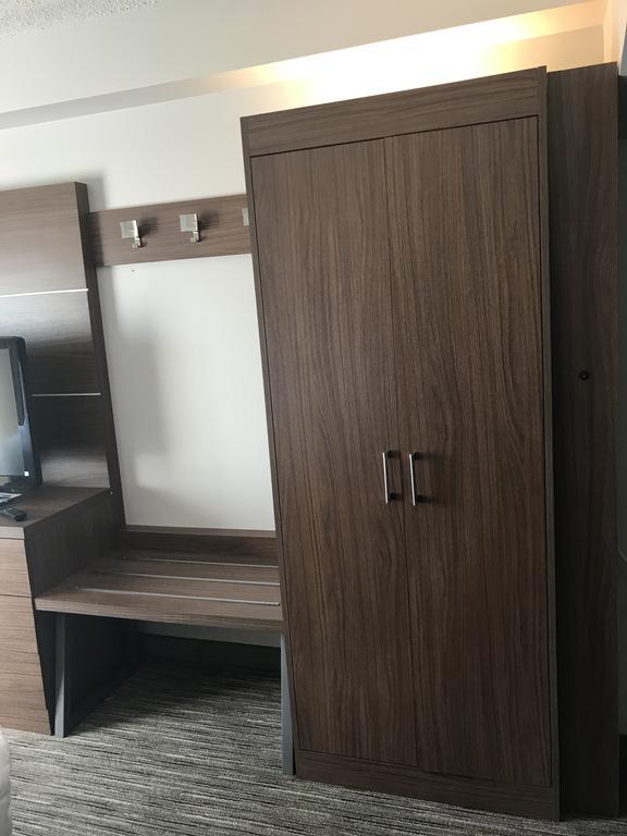 Express & East By Ihg Hotel