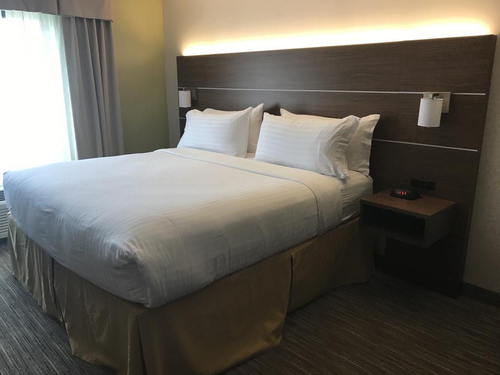 Express & East By Ihg Louisville