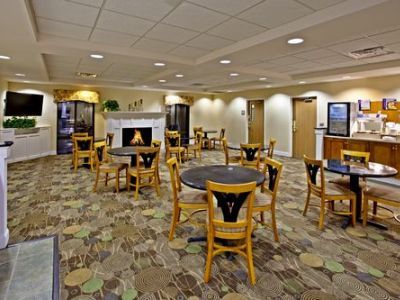 Express & East By Ihg Hotel