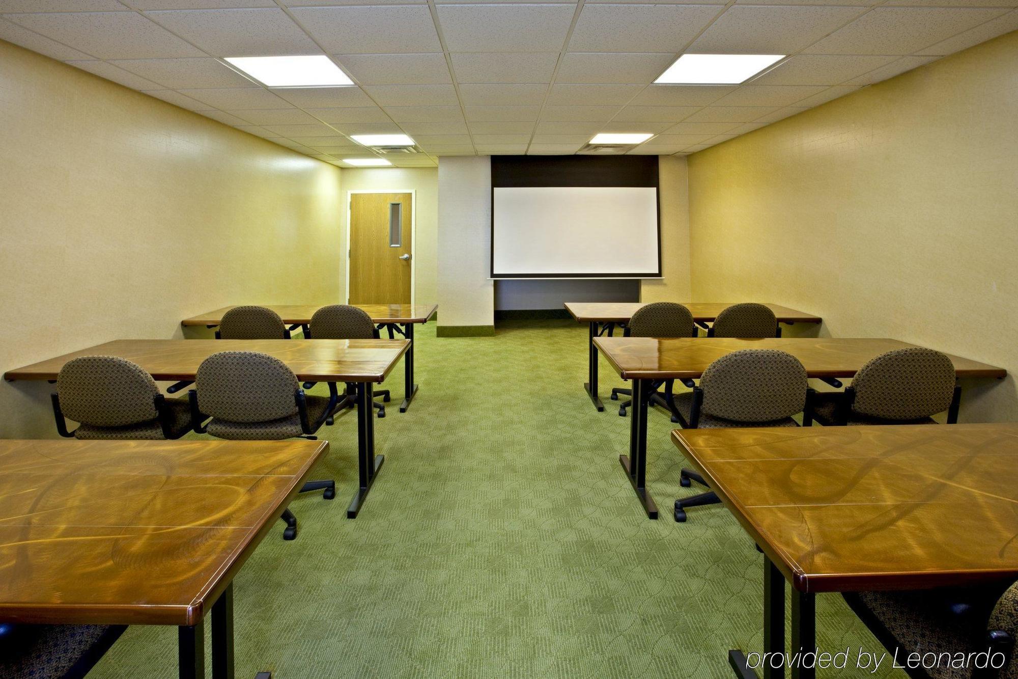 Express & East By Ihg Louisville