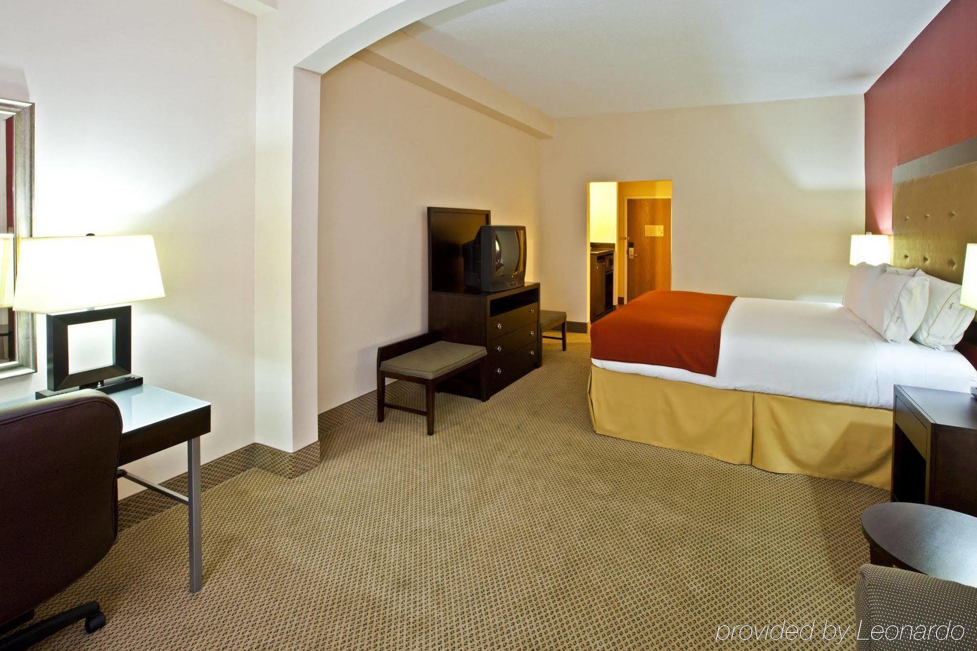 Express & East By Ihg