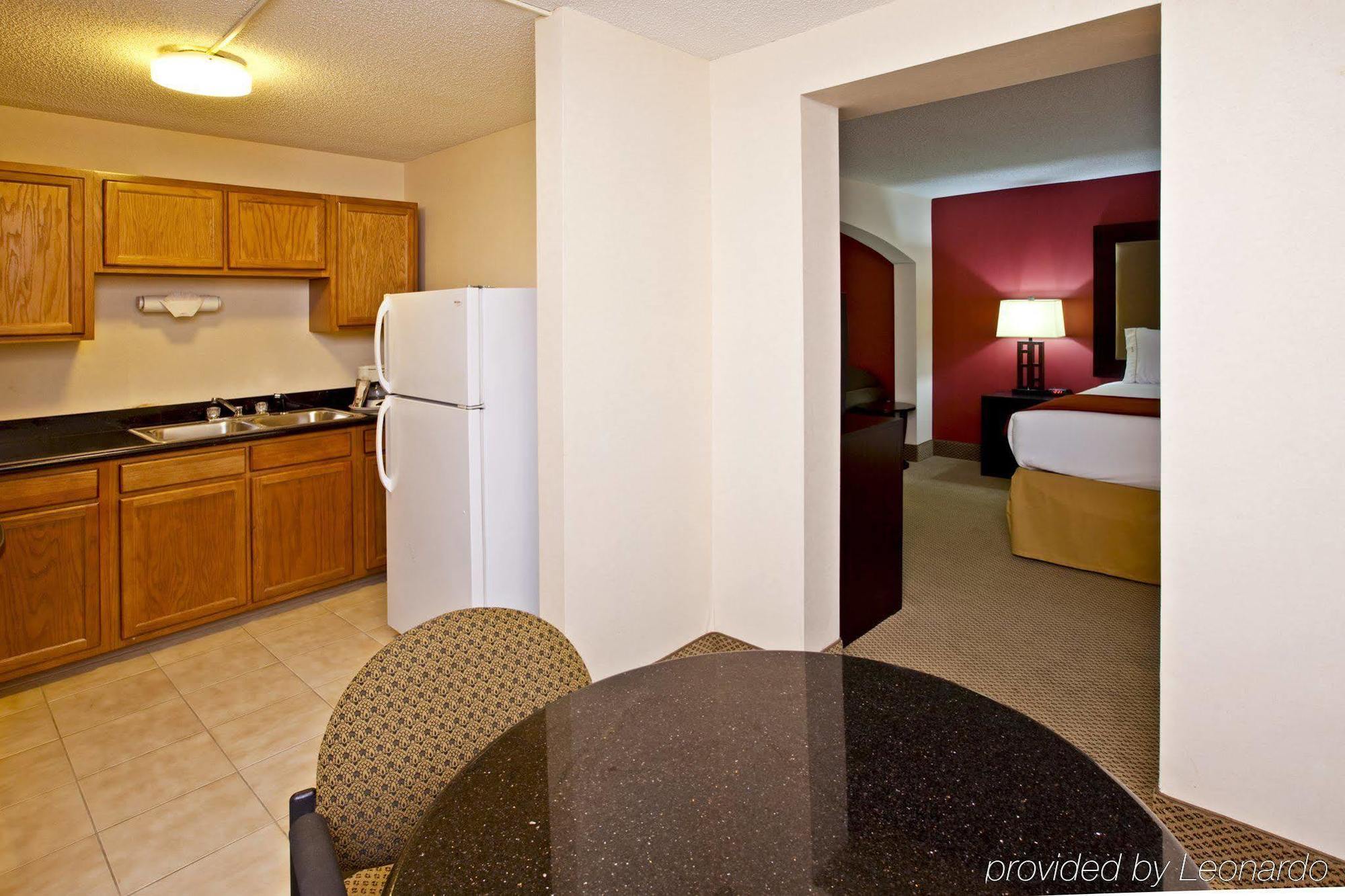 Express & East By Ihg